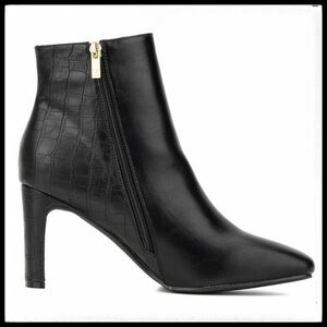 NWOT New York & Company Una Bootie Casual Zip Up Square Toe